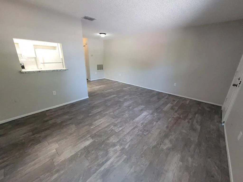 305-B Jeru — Photo 4