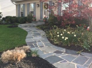 8853 Applecross Ln, Springfield, VA 22153