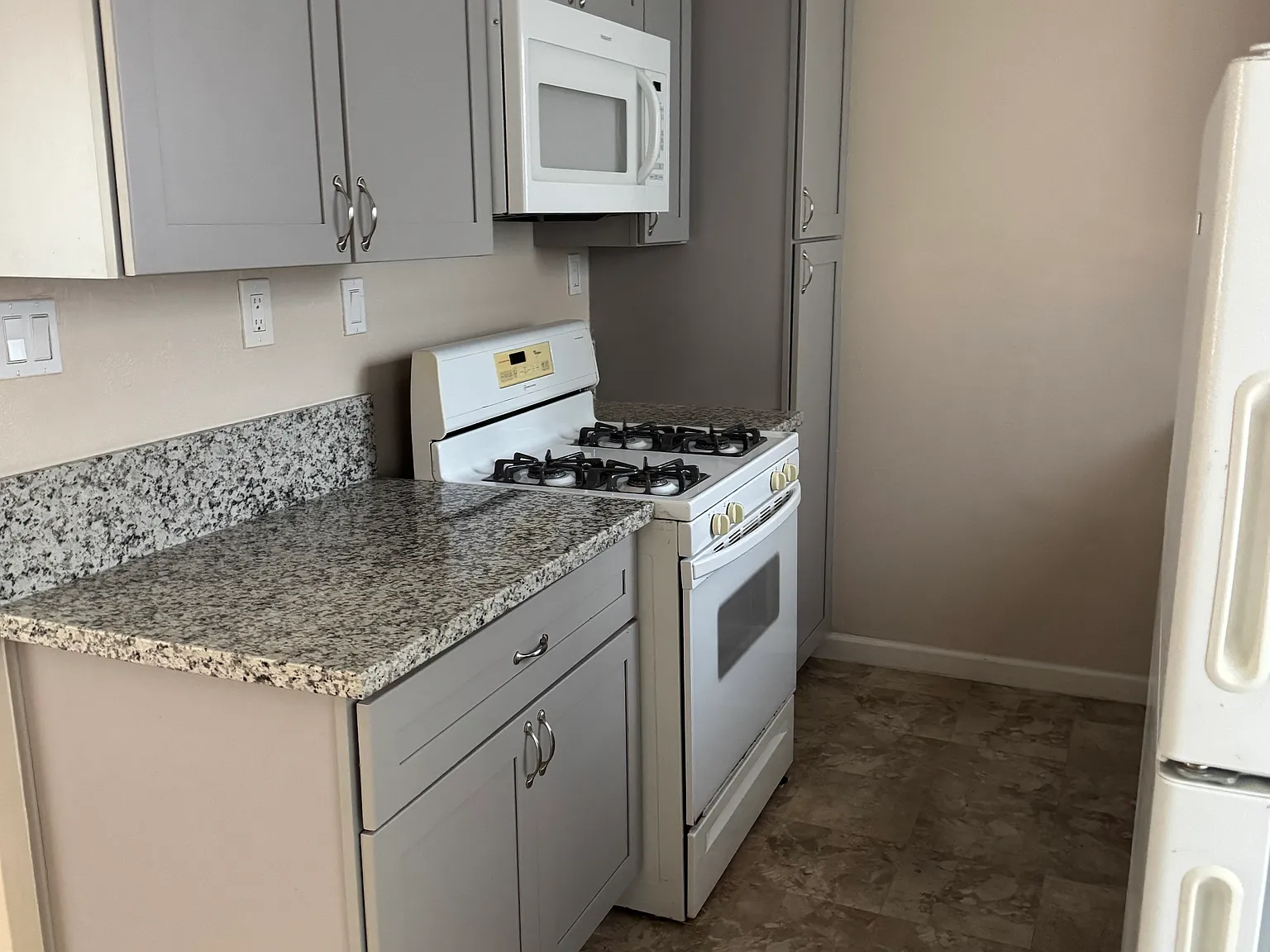 4141 Broadway — Photo 1