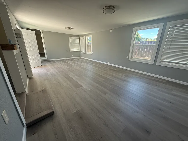 34 Adelaide Dr #1 — Photo 4