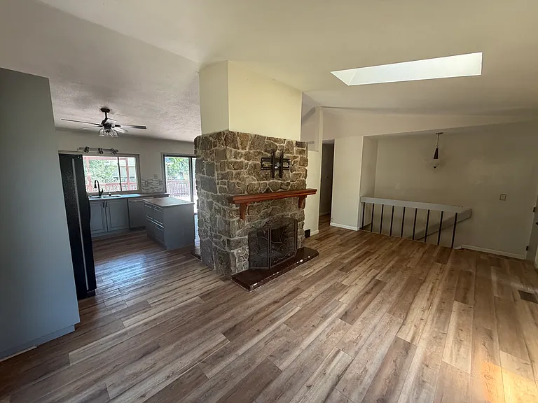 3819 S Midsummer Ln — Photo 3