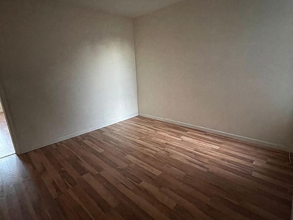 4th image of 4840 N Camac St Floor 2