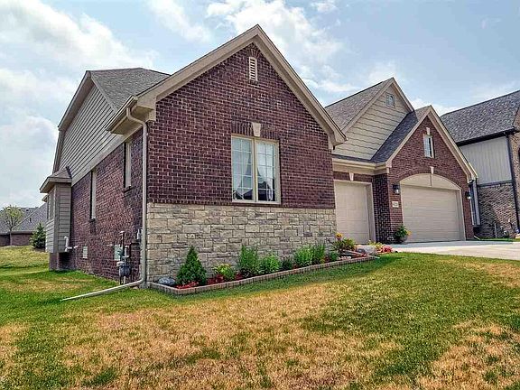 2nd image of 60210 Stonecrest Dr