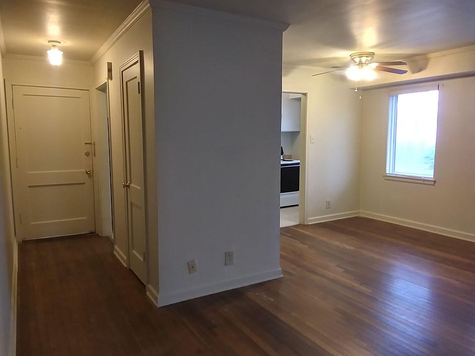 2nd image of 2135 SW Potomac Dr #2113-6