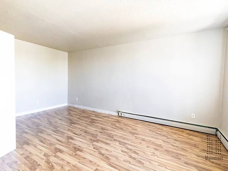 2619 17a St SW — Photo 11