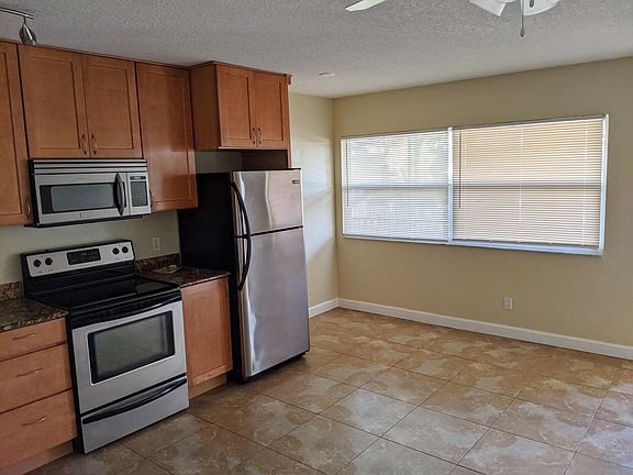 3rd image of 220 6th Ave N APT 9