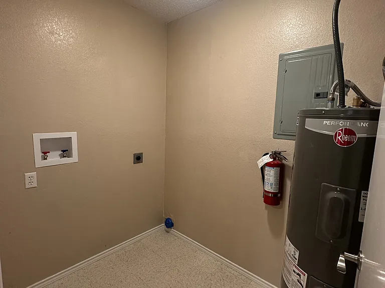 3101 Jordan Ave — Photo 8