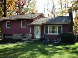 8 Coolidge Ct, Middletown, NY 10940