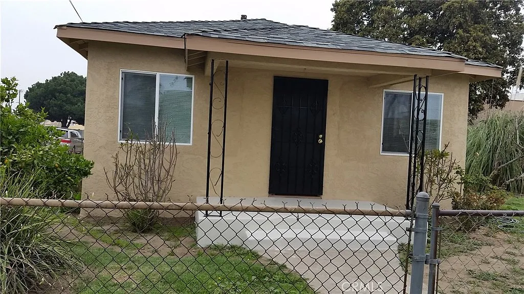 2 bed, 900 sqft, $2,800 — Photo 1