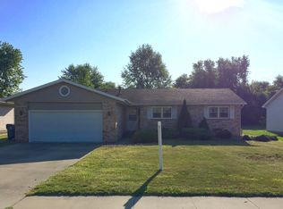 340 Pierce Ave, Bradley, IL 60915