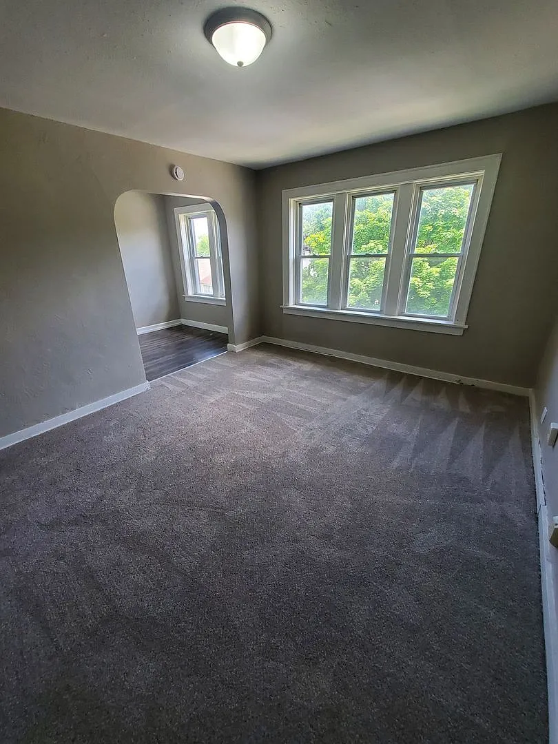 4603 N 29th St - 6 unit — Photo 2