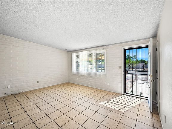 5th image of 1070 S Tucson Blvd