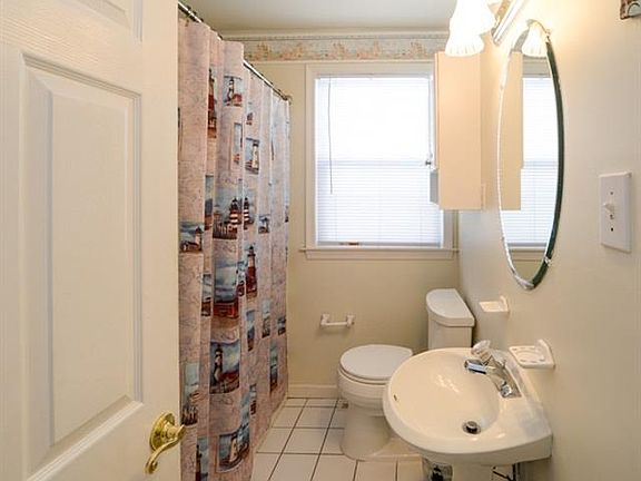 4th image of 820 Saint Charles Pl #1
