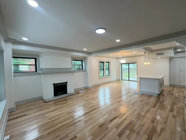 Bright, open-concept layout!