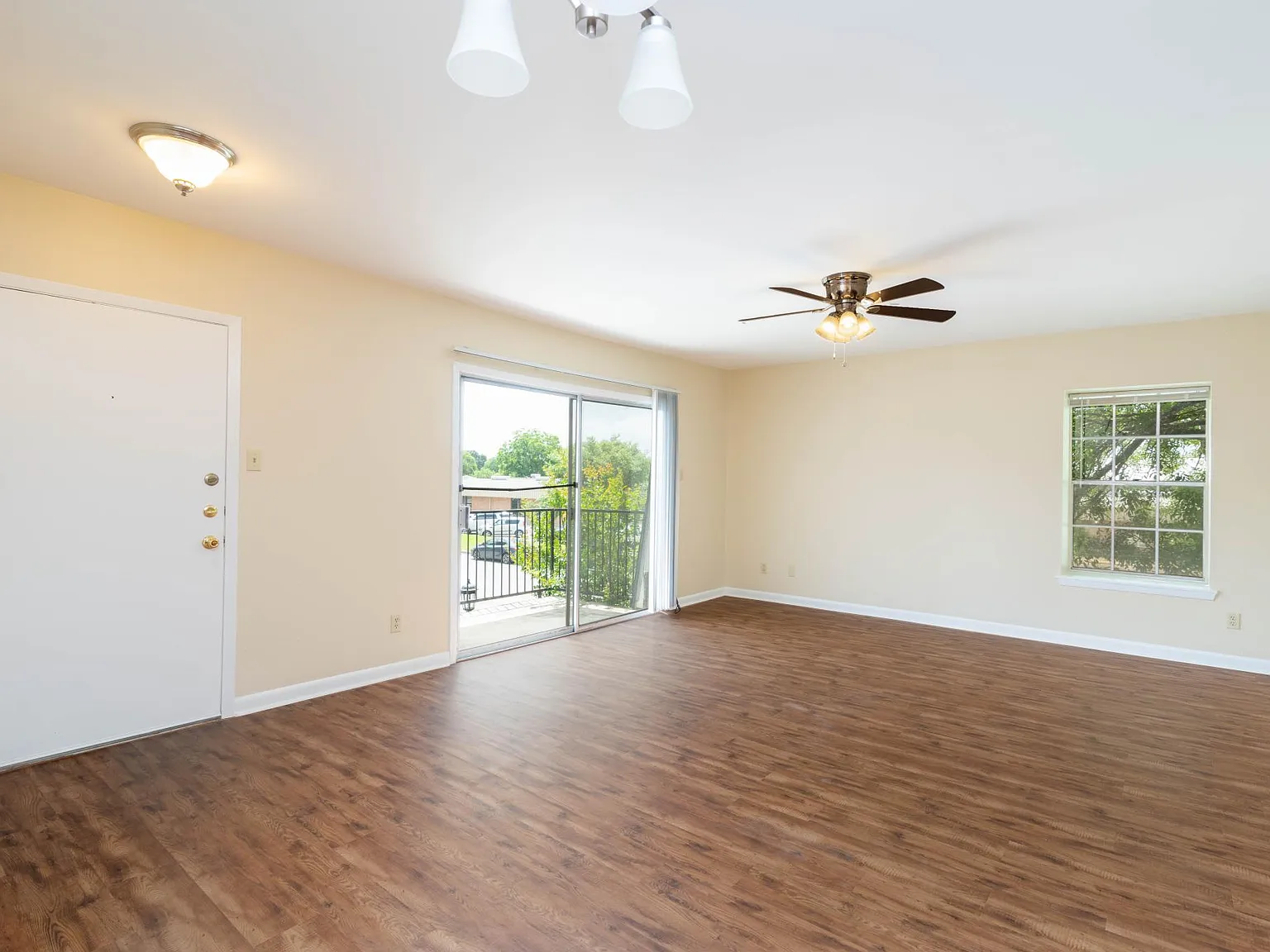 2 bed, 750 sqft, $950 — Photo 3