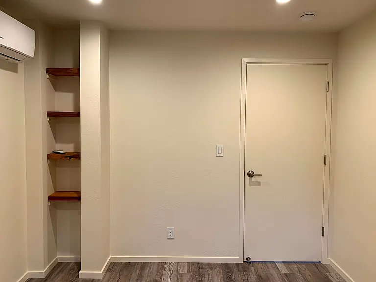 955 Irving St #B — Photo 9