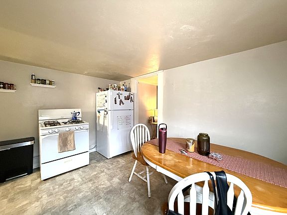 5th image of 832 W 1st St #11465740