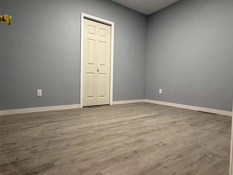 402 S Bailey Ave — Photo 11