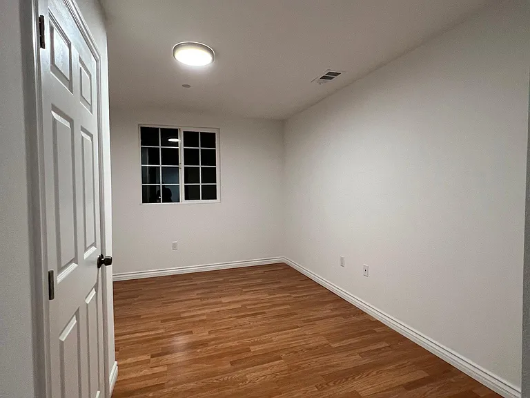 1124 N Flint Ave — Photo 6