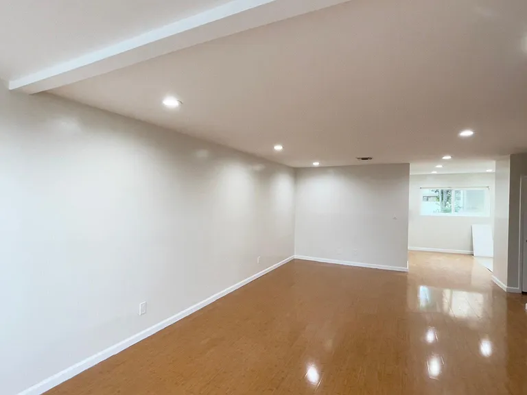 5215 Sepulveda Blvd — Photo 5