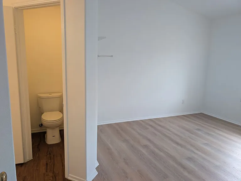154 California Ct — Photo 20