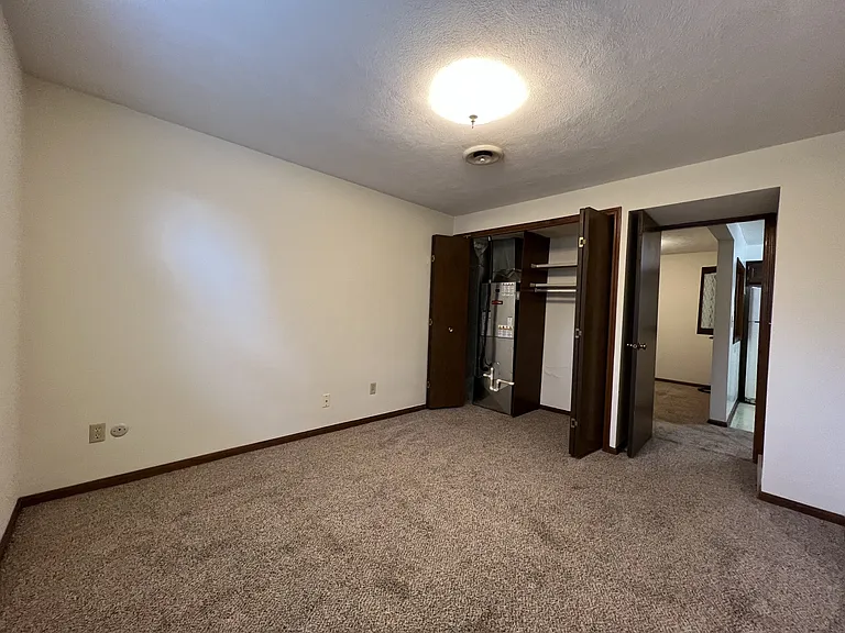 Carriage Hill Apartments — Photo 13