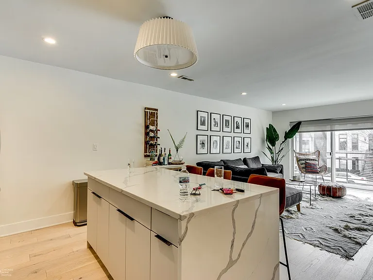 1 Bed - Living Room