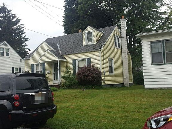5th image of 186 Westwood Ave
