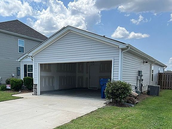 3rd image of 15 Chalet Ct