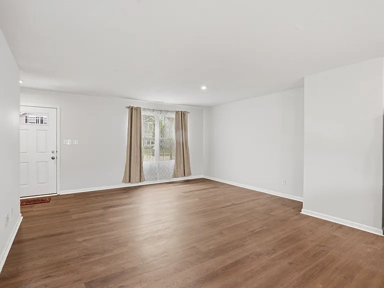 345 Campus Ln — Photo 20