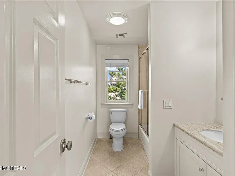 1043 Barnegat Ln — Photo 35