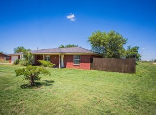 1402 Avenue O, Ralls, TX 79357