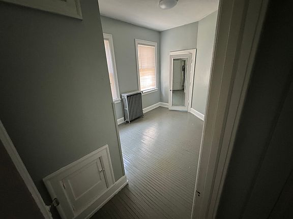 4th image of 428 W Bancroft St #2