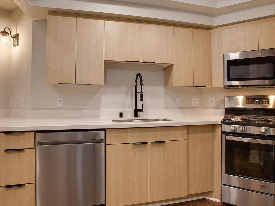 1st image of 7661 Beverly Blvd #427