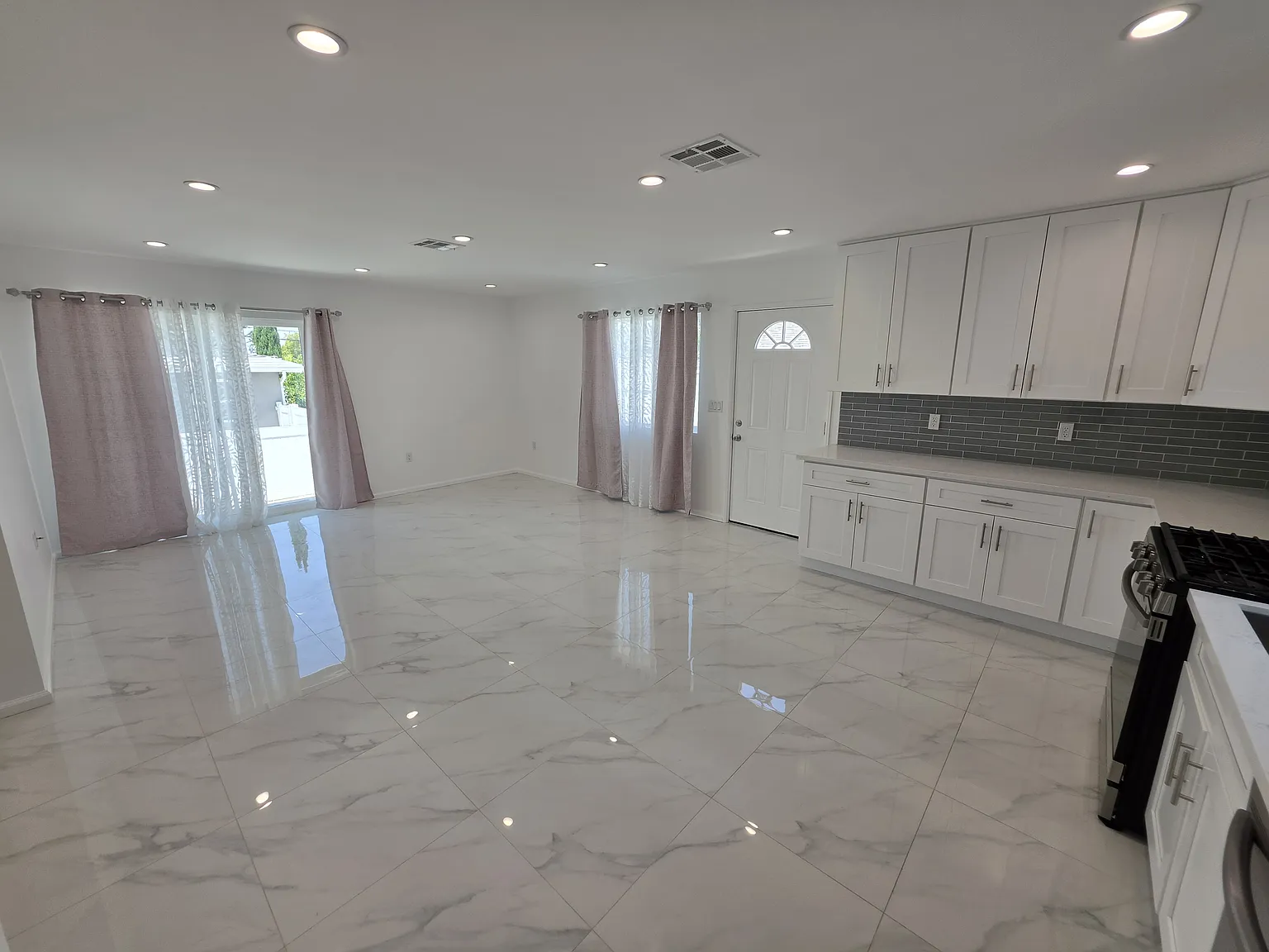 2 bed, 988 sqft, $2,795 — Photo 4