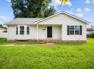 726 Carbondale Dr, Oak Grove, KY 42262