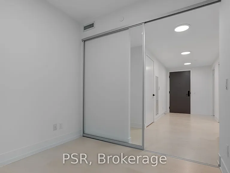 308 Jarvis St #422 — Photo 16
