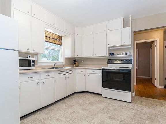 4th image of 3827 D Ave NE