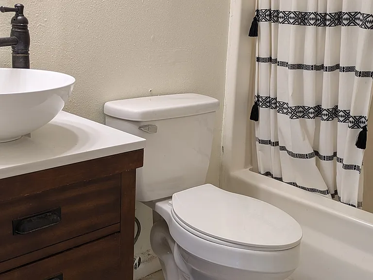 3604 Lafayette Dr NE #1 — Photo 4