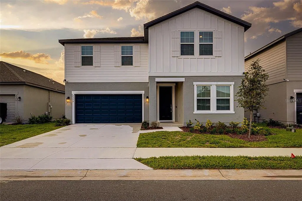6 bed, 4.0 bath, 2804 sqft, $4,700 — Photo 1