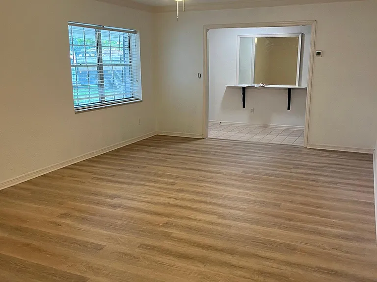 5127 Pelleport Ave — Photo 3