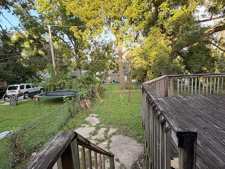 5643 Olive St — Photo 3