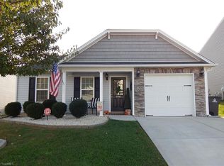 5916 Odenton Ln, Pfafftown, NC 27040