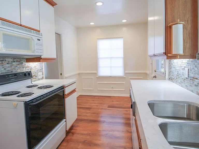 4426 Calhoun Ave — Photo 11