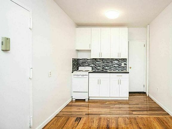 3rd image of 251 Evergreen Ave #2F