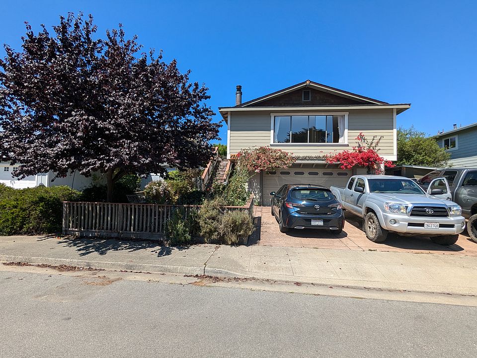 Share driveway apron with down stairs unit. One parking space. Plenty of parking on safe, quite street