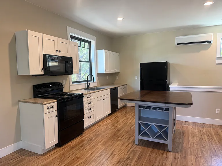 1502 NW Albany Ave #2 — Photo 16