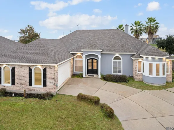 1951 Squirewood Dr E, Harvey, LA 70058