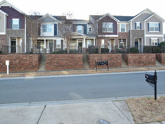 2nd image of 142 Silverspring Pl APT D