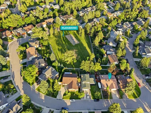 6016 Dalcastle Cres NW, Calgary, AB T3A 1S4